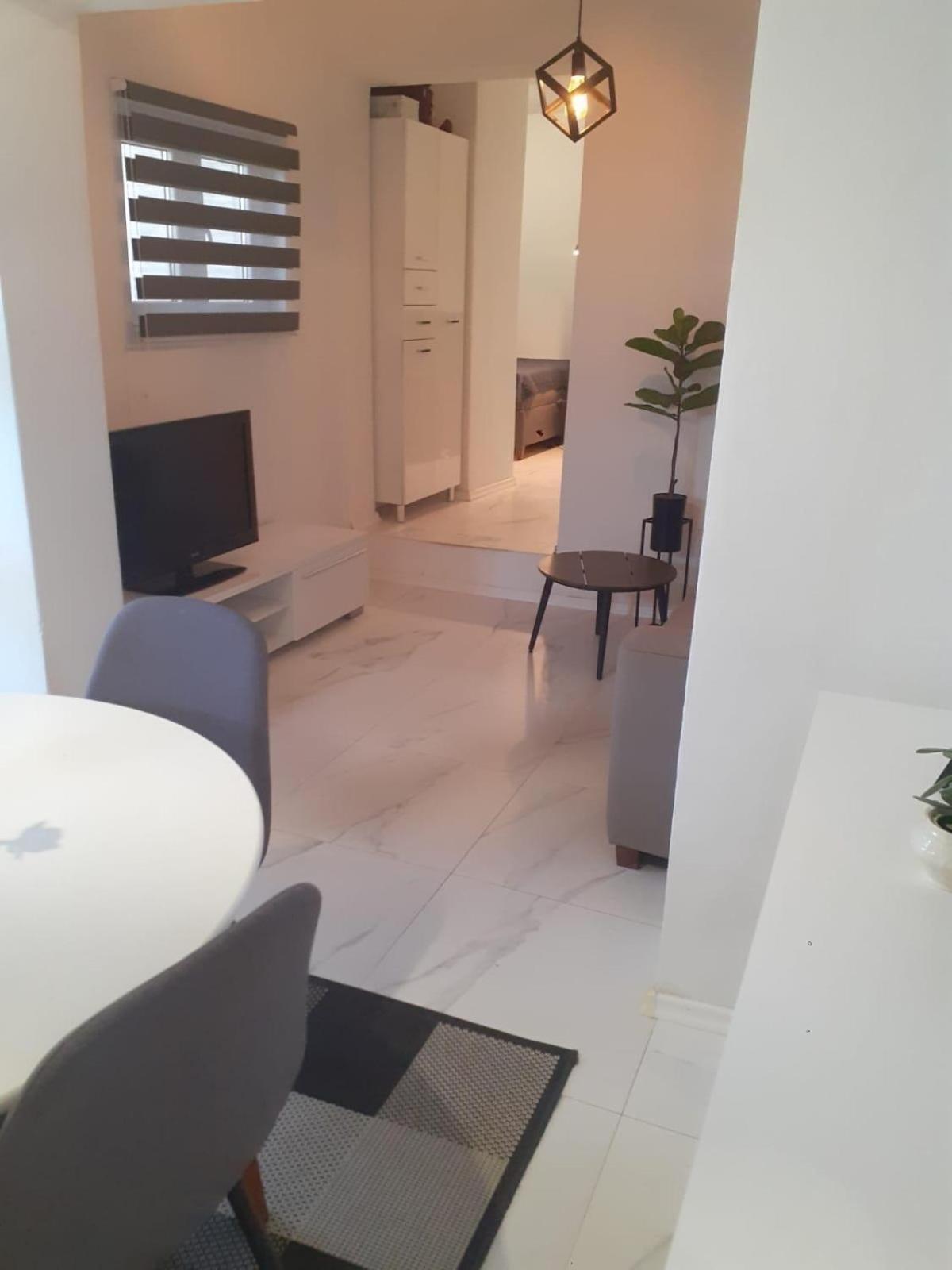 Apartments By The Sea Brist, Makarska - 11039 מראה חיצוני תמונה